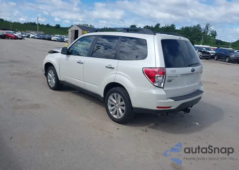 2011 Subaru Forester 2.5X Premium из США, поврежденный, VIN JF2SHADC1BH754199
